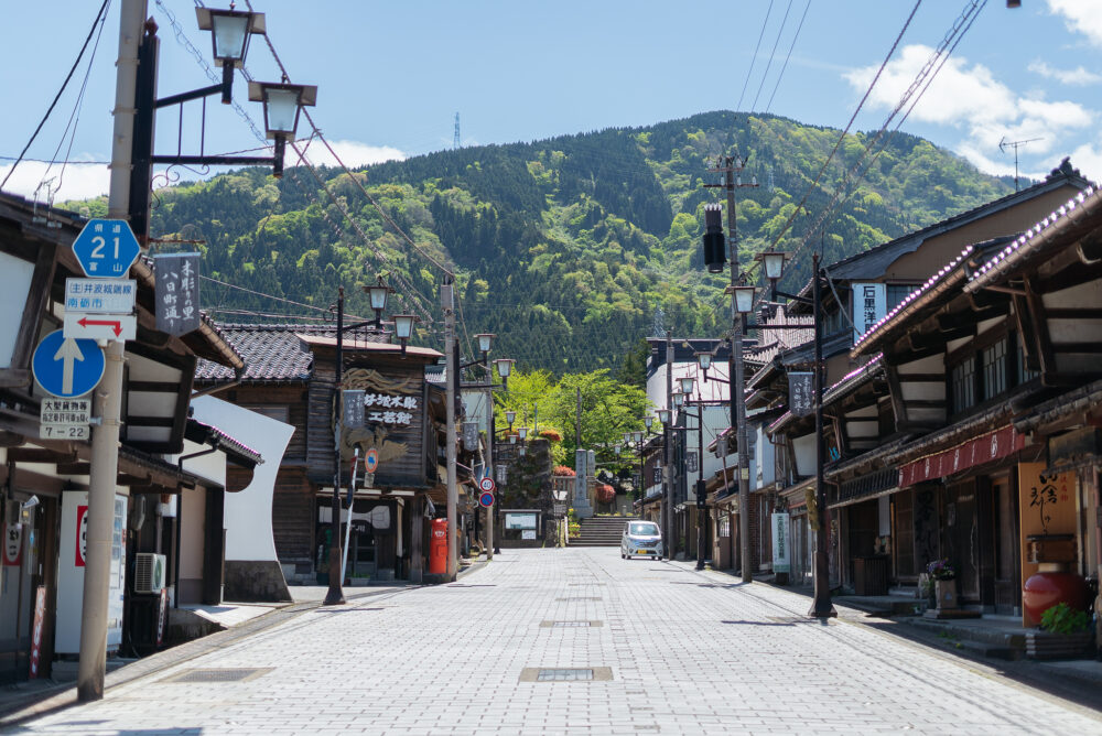 井波の八日町通り